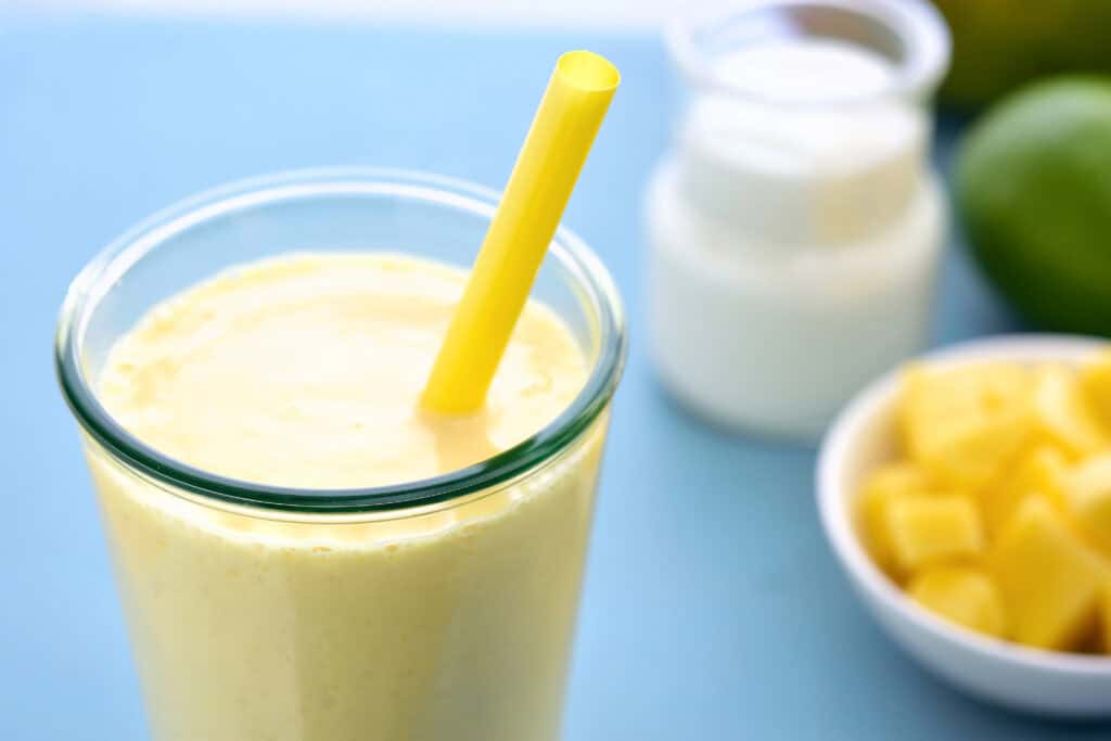 mango lassi smoothie recipe