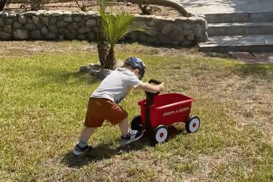 7 Best Toddler Boy Toys & Essentials (And 3 to Avoid)